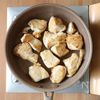 ワンパン10分!【鶏むね肉とじゃがいもの甘辛バター醤油炒め】の工程3
