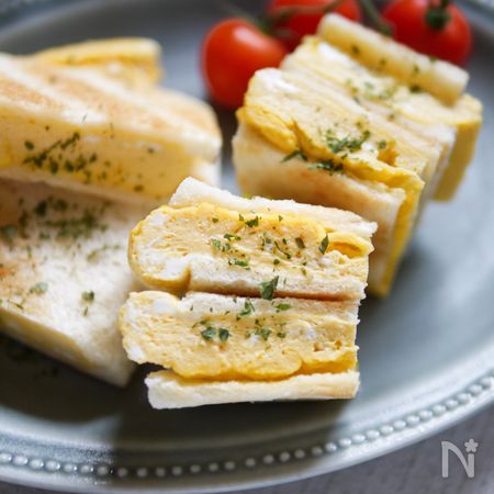 夜食 おやつにも 超簡単 めんマヨだし巻き卵サンド By Shima レシピサイト Nadia ナディア プロの料理家のおいしいレシピ