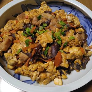 ももの作ってみた!投稿(きくらげたっぷり♪水切り不要の具沢山炒り豆腐)