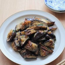 大さじ1/2の油でジューシー！なすと青じその香味だれ炒め