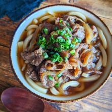 【絶品♡わが家の肉うどん】甘辛お肉とおつゆの相性ばっちり！