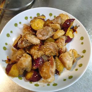 えみちぃの作ってみた!投稿(ご飯がすすむ♪【鶏肉とさつまいもの白だし味噌炒め】)