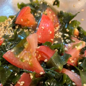 ぱちーの作ってみた!投稿(5分で完成！【トマトとわかめの中華風サラダ】胡麻油香る♩)