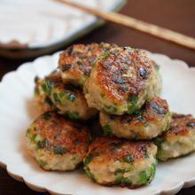 簡単美味しいご飯が進む!!『ニラ入りつくね』