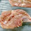 準備10分で本格♡骨付き鶏のオーブン焼き~ディルソース添え~の工程1