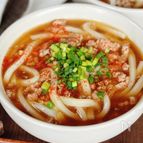 【豚そぼろあんかけうどん】とろ〜りあんで最後まで熱々♡