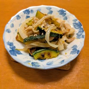 ゆきまる🐬🫧の作ってみた!投稿(ごはんがすすむ♩かぼちゃと豚肉の甘酢炒め)