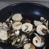 やみつきの旨さ♡【長芋と舞茸ののり塩バター炒め】おつまみにもの工程3