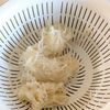 【切り干し大根とツナの塩こんキムチ和え】包丁まな板要らずの工程1