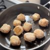 煮込み時間３分◎【コクうま！鶏団子とキャベツのトマト煮】の工程3