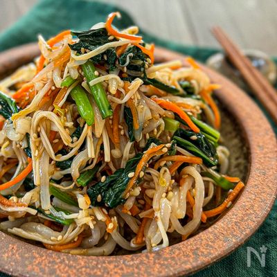 焼肉のたれで簡単《もやし小松菜えのきのナムル》
