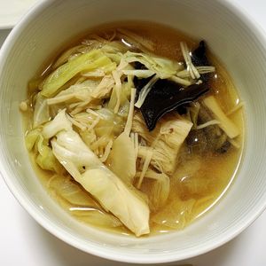 曖昧の作ってみた!投稿(キャベツときのこの旨みたっぷりスープ)