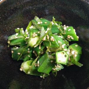 なべ円の作ってみた!投稿(【３分副菜】シソの香りがたまらん♡オクラのシソ和え)