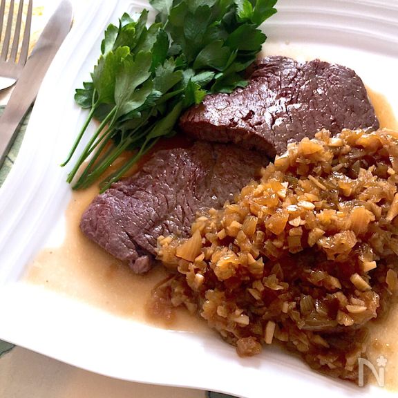 昆布茶が隠し味♡ステーキ和風オニオンガーリックソース