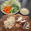 旨味たっぷり！【ふわふわ肉団子と野菜のスープ】の下準備