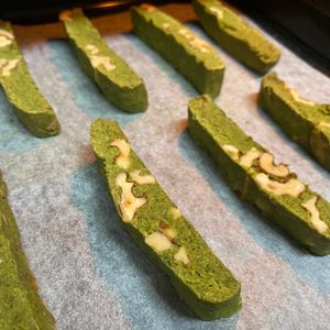 お料理がんばりたいの作ってみた!投稿(ざっくざく！玄米茶とピーカンナッツの米粉ビスコッティ)