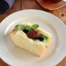 栗と黒豆のシフォンサンド