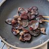 【ぷりぷり生きくらげとふんわり卵の甘旨炒め】フライパンひとつの工程1