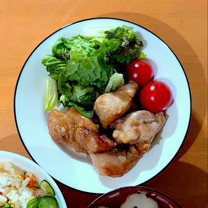 かおちゃんの作ってみた!投稿(使う油は大さじ2のみ！油の処理不要、油ハネなし【鶏の唐揚げ】)