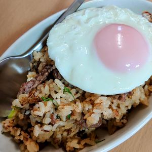 まゆのの作ってみた!投稿(☆あまから~牛肉ガーリックチャーハン☆)