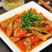 【牛肉とトマトのにんにく醤油炒め】パパッと10分！夏おかず♪