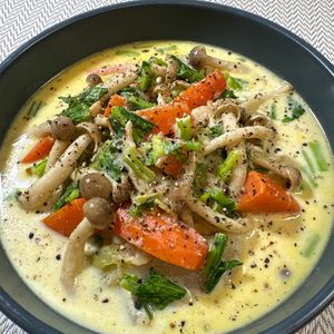楽ラク手抜キッチン🐶🐾の作ってみた!投稿(野菜の旨みたっぷり！かぶときのこの豆乳スープ)