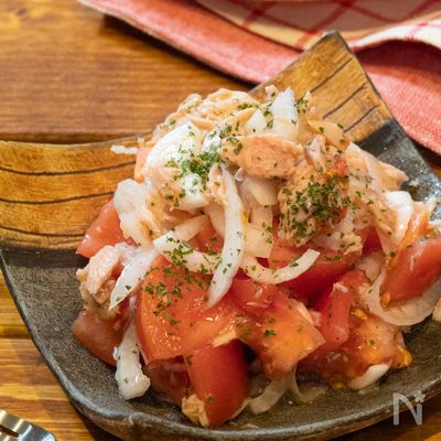 旬の野菜を楽しむ!新玉ねぎとツナのトマトサラダ⭐︎