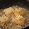 余ったお餅まだまだ食べれる！揚げ餅のみぞれ煮の工程3