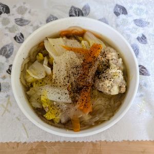 陸1188786の作ってみた!投稿(ふわふわ鶏団子と白菜の春雨スープ)