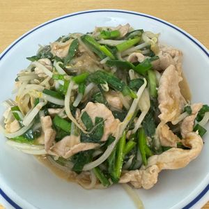 Tsuneaki Okadaの作ってみた!投稿(【豚ニラもやしのにんにく味噌炒め】ご飯が進む♫)