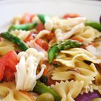 ファルファッレ野菜たっぷりなサラダ
