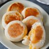 フライパンで完成♡『もちっと米粉チーズパン』家族に大人気！