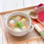 低糖質でヘルシー！白滝入り鶏団子の白菜スープ