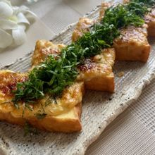 おつまみにもご飯のおかずにも厚揚げのネギ味噌マヨ焼き