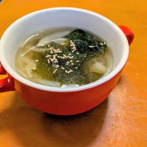 ゆきまる🐬🫧の作ってみた!投稿(【玉ねぎとわかめの中華スープ】簡単だけどおいしい♪)