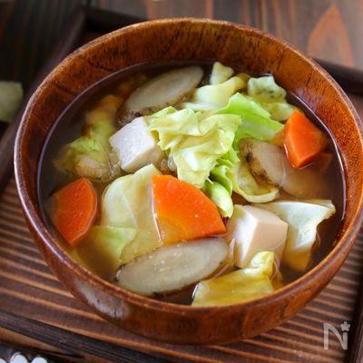 【具だくさん野菜と豆腐のお味噌汁】ボリューム満点!