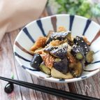 中途半端に余った食材の消費にも♡なすとちくわのごま照り焼き