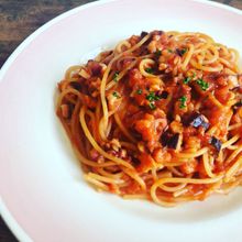 【トマトジュースで簡単！】たこのトマトラグーソースパスタ