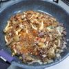 コクがある味「牛挽き肉としめじのオムレツ」の工程2
