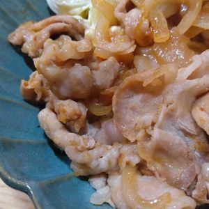 mmm10の作ってみた!投稿(【豚カルビ焼肉炒め】夫の胃袋を掴んだ！最強焼肉炒め！簡単◎)