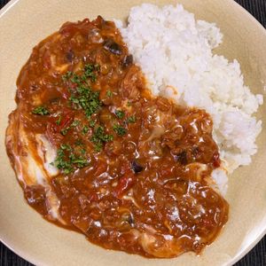 ゆっこの作ってみた!投稿(【チーズと茄子のキーマカレー】レンジで本格◎濃厚チーズ♡)