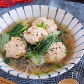 重ねて10分♪旨味たっぷり♪『鶏団子と白菜の重ねスープ煮』