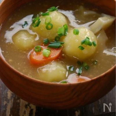 しょうが風味のじゃがいも団子汁