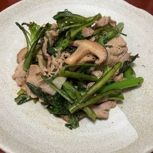 りんごの作ってみた!投稿(【豚肉と春菊、えのきのうま塩炒め】驚く美味しさ！)
