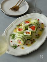 スモークサーモンとハーブのズッキーニロール