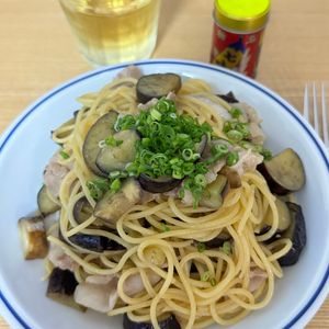 Tsuneaki Okadaの作ってみた!投稿(がっつり食べよう！豚バラ肉とナスのポン酢バターパスタ)