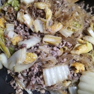 1207859の作ってみた!投稿(【白菜消費】ワンパン炒めるだけ！！少ないお肉でピリ辛麻婆白菜)