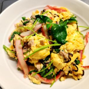 ぱんだの作ってみた!投稿(オススメの副菜♡ふわふわ卵と三つ葉のツナ塩昆布炒め)