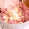 丸ごとチーズIN🧀ハンバーグの工程4