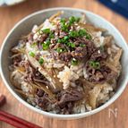 【だし香る♪甘辛牛ごぼう飯】炒めたら混ぜるだけ◎家族が絶賛！